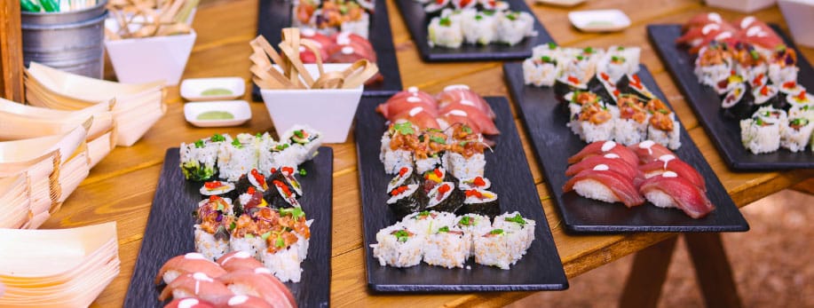 Platos preparados con sushi