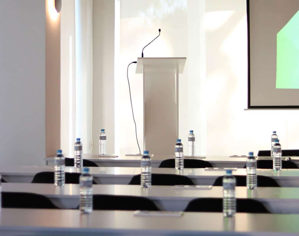 Salón preparado para evento